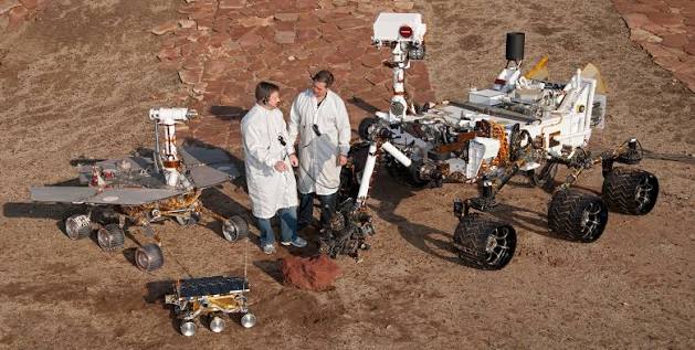 Mars yüzeyinin kızıl manzarası